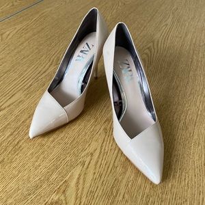NWOT Zara Cream Patent Leather Pointed Toe Pumps size 38